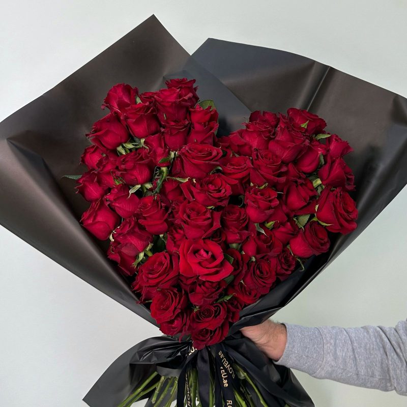 70 Rose In Heart Shape <br> FLV-0260