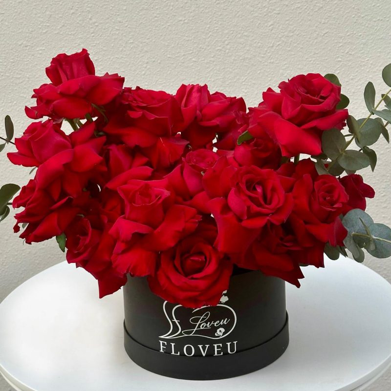 30 Red Roses In Box <br> FLV-0266